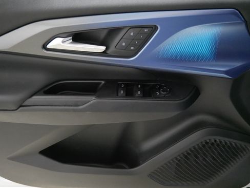 Used 2026 Chevrolet Equinox EV LT w/ Convenience Package II FWD image 19