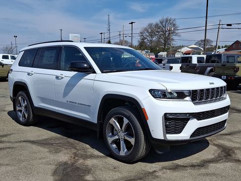 New 2026 Jeep Grand Cherokee L Limited w/ Luxury Tech Group II AWD/4WD image 1