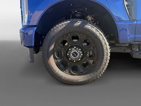 New 2026 Ford F350 Lariat w/ Black Appearance Package image 43