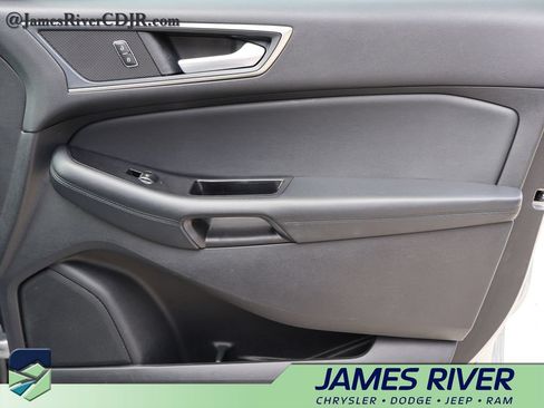 Used 2020 Ford Edge SEL w/ Cold Weather Package FWD image 8
