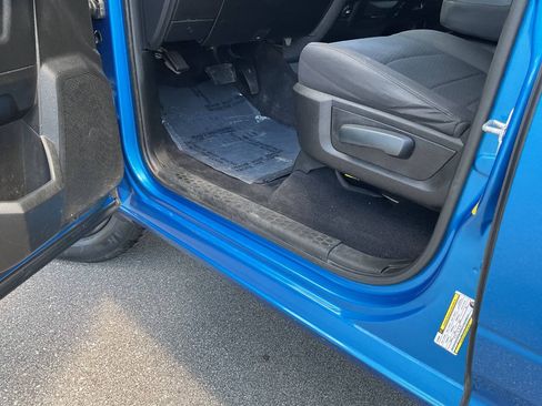 Used 2019 RAM 1500 Express w/ Express Value Package AWD/4WD image 32
