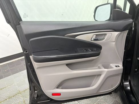 Used 2016 Honda Pilot EX image 11