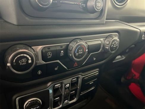 Used 2018 Jeep Wrangler Unlimited Sport S image 15