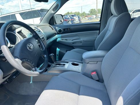 Used 2011 Toyota Tacoma 4x4 Double Cab w/ TRD Sport Pkg w/JBL Audio image 9