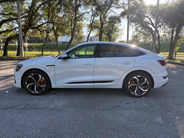 Used 2022 Audi e-tron Premium Plus w/ Premium Plus Package AWD/4WD image 3