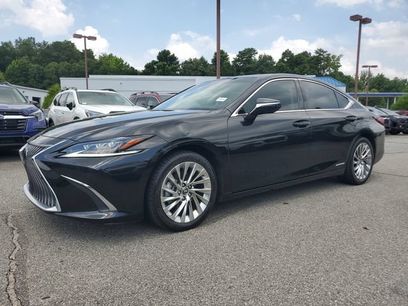 Used 2021 Lexus ES 300h Ultra Luxury w/ Accessory Package