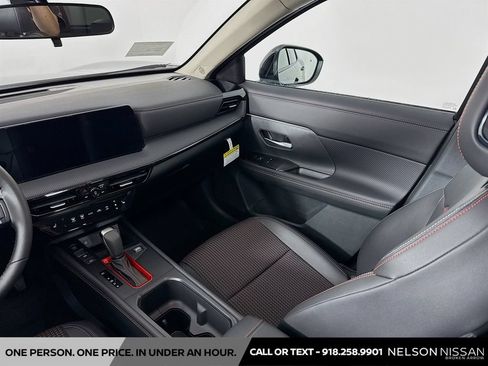 New 2026 Nissan Kicks SR w/ SR Premium Package FWD image 23