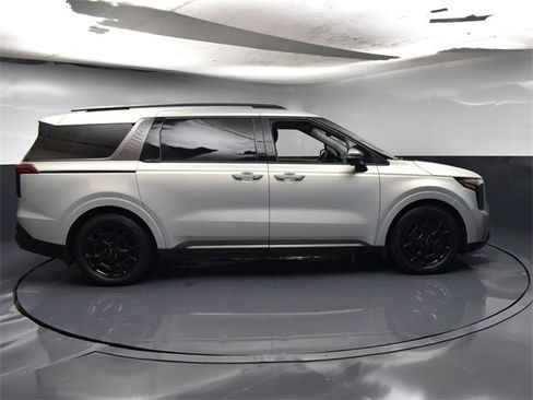 Certified 2025 Kia Carnival SX Prestige image 8
