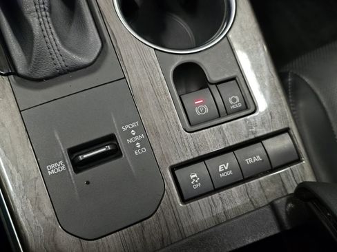 Used 2022 Toyota Highlander Limited image 8