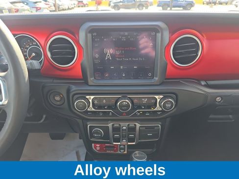 Used 2023 Jeep Gladiator Rubicon w/ Cold Weather Group image 28