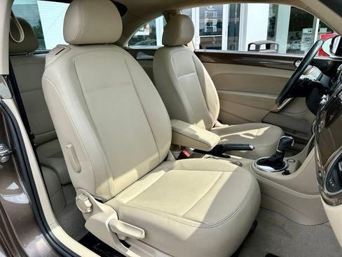 Used 2014 Volkswagen Beetle TDI FWD image 21
