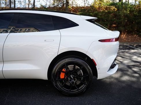 Used 2022 Aston Martin DBX image 7