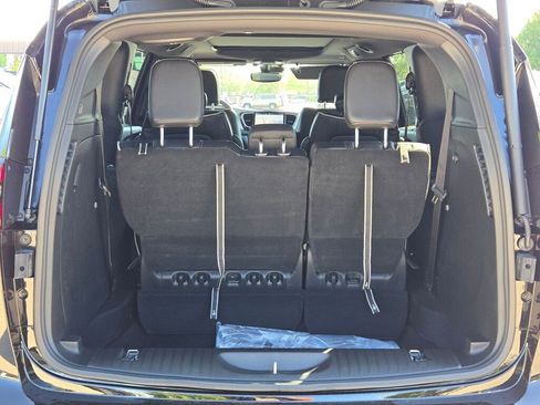 New 2026 Chrysler Pacifica Limited w/ S Appearance Package image 16