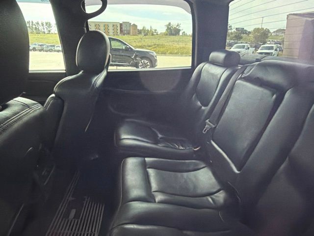 Used 2004 GMC Sierra 2500 SLT w/ Heavy-Duty Power Package AWD/4WD image 9