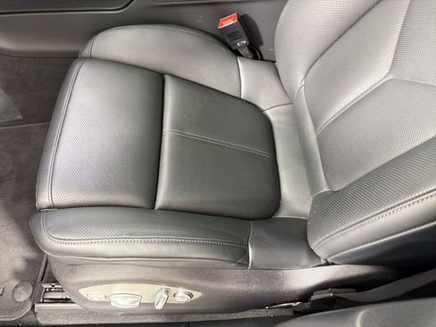 Certified 2026 Porsche Macan AWD/4WD image 14