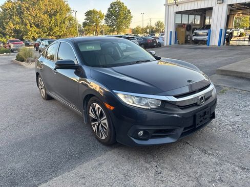 Used 2017 Honda Civic EX-T image 2