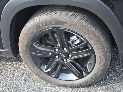 Used 2025 Chevrolet Trax ACTIV w/ Driver Confidence Package FWD image 11