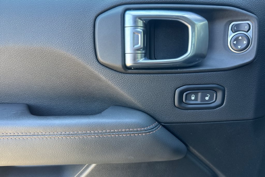 Used 2023 Jeep Wrangler Unlimited Rubicon 392 w/ Dual Door Group (Lowers Only) AWD/4WD image 10
