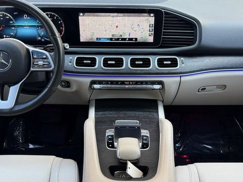 Used 2020 Mercedes-Benz GLE 350 4MATIC w/ Premium Package image 26