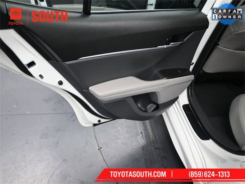 Used 2023 Toyota Camry SE w/ Cold Weather Package image 32