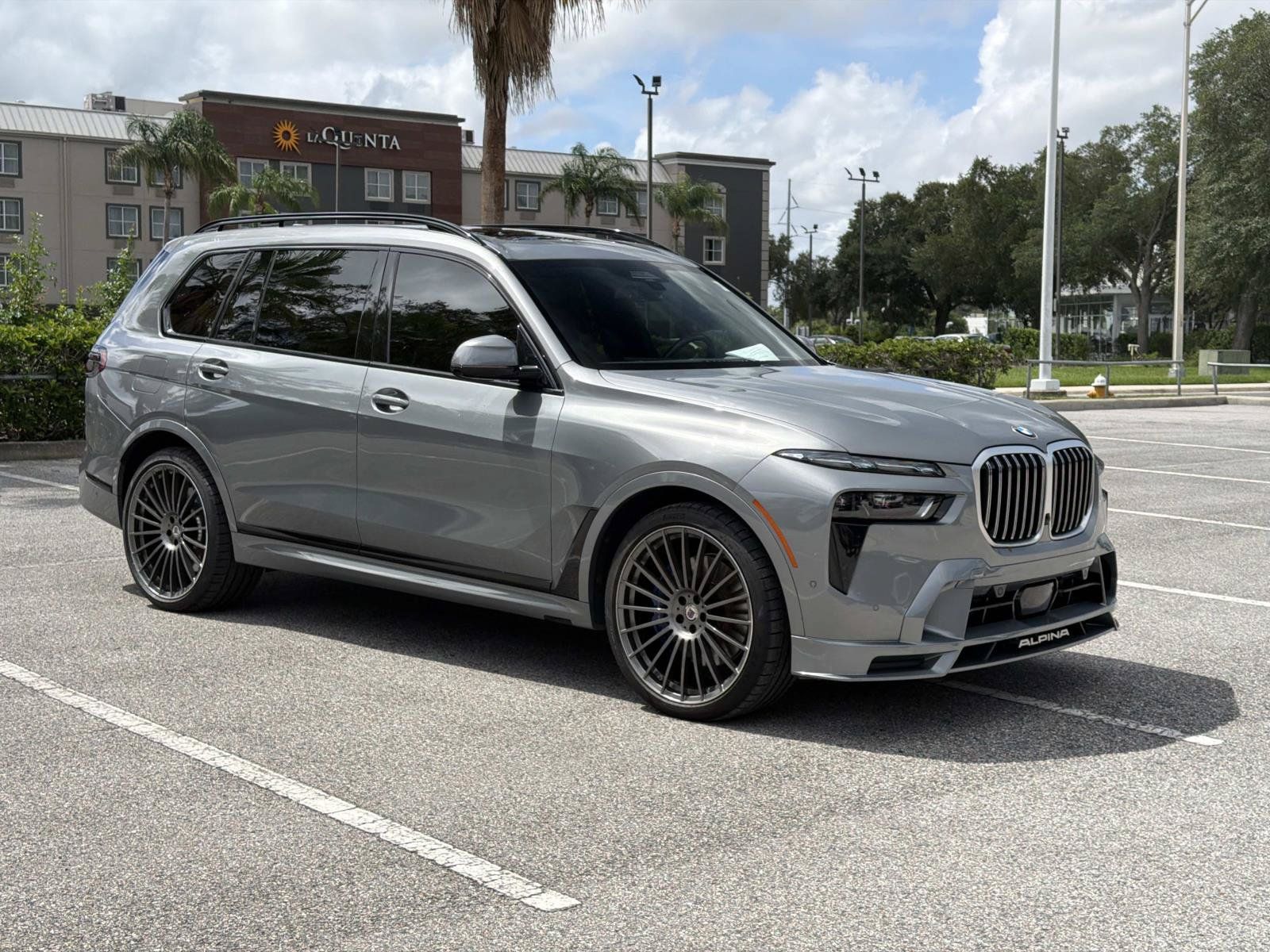 Used 2025 BMW ALPINA XB7 AWD/4WD image 2