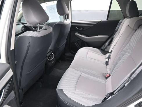 Used 2025 Subaru Outback Premium AWD/4WD image 29