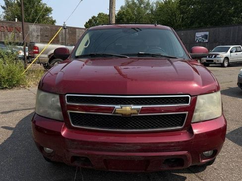 Used 2007 Chevrolet Suburban LT w/ LT Preferred Equipment Group AWD/4WD image 3
