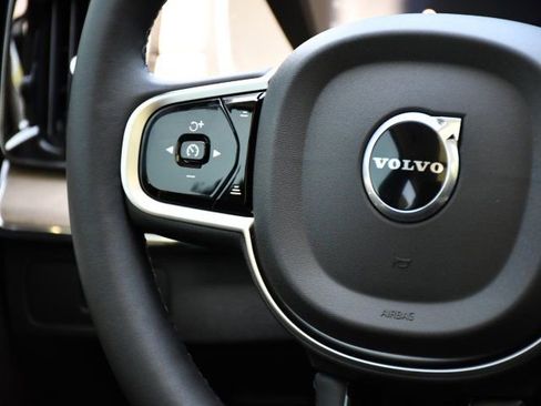 New 2026 Volvo XC90 B5 Plus w/ Protection Package Premier AWD/4WD image 22