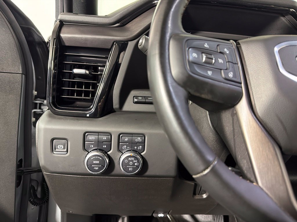 Used 2025 GMC Sierra 3500 AT4 w/ AT4 Premium Plus Package AWD/4WD image 14