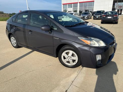 Used 2010 Toyota Prius Five FWD image 2
