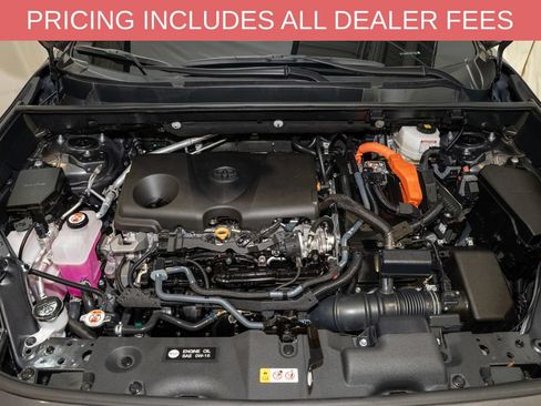 Used 2025 Toyota RAV4 XLE AWD/4WD image 18