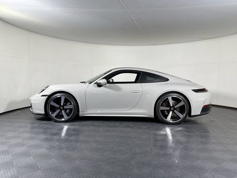 Certified 2025 Porsche 911 Carrera RWD image 2