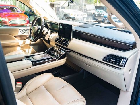 Used 2018 Lincoln Navigator Reserve w/ Technology Package AWD/4WD image 36
