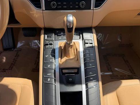 Used 2017 Porsche Macan AWD/4WD image 20