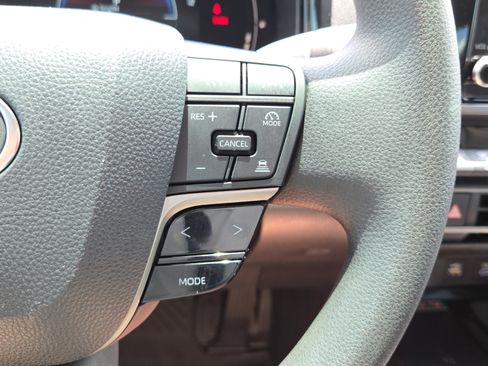 Used 2025 Toyota Camry LE FWD image 28