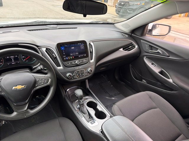 Used 2025 Chevrolet Malibu LT FWD image 19