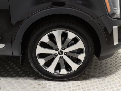 Used 2022 Kia Telluride S FWD image 39