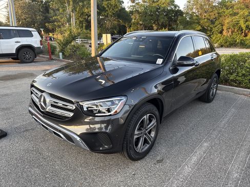 Used 2021 Mercedes-Benz GLC 300 image 2