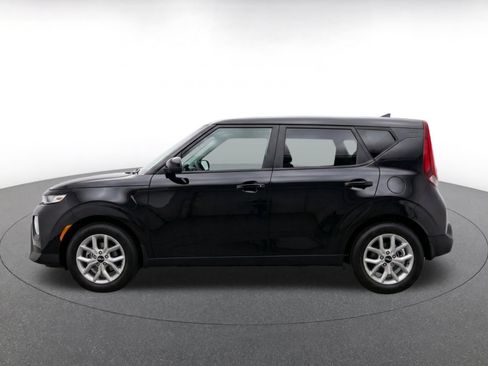 Used 2025 Kia Soul LX w/ LX Technology Package FWD image 4