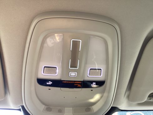 Certified 2022 Volvo XC60 B5 Inscription w/ Climate Package image 29