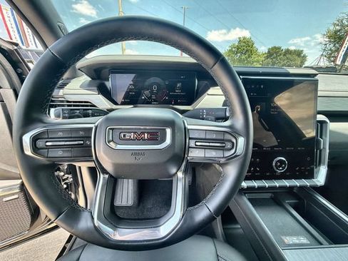 Certified 2026 GMC Acadia Elevation w/ Elevation Premium Package FWD image 11