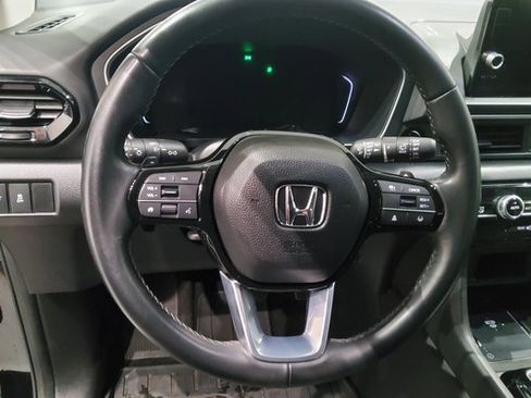 Used 2023 Honda Pilot Touring image 18