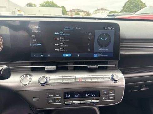 Used 2025 Hyundai Kona SEL image 33