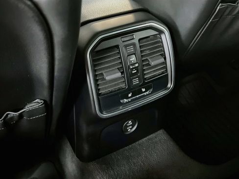 Certified 2020 Porsche Macan AWD/4WD image 27