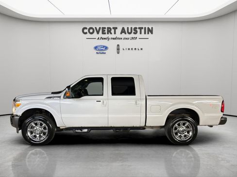 Used 2013 Ford F250 Lariat w/ Chrome Pkg image 2