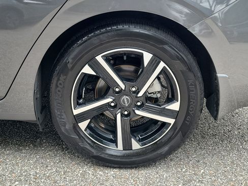 Certified 2025 Nissan Sentra SV FWD image 9