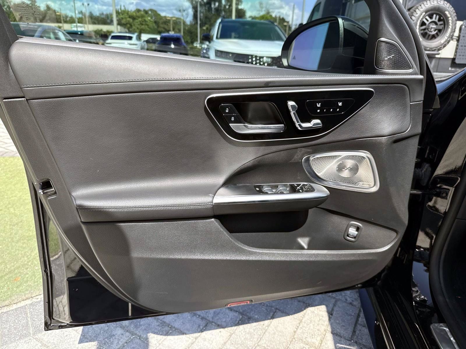 Used 2024 Mercedes-Benz C 300 4MATIC Sedan image 16
