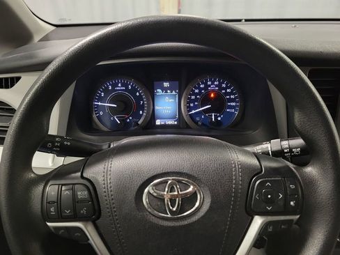 Used 2019 Toyota Sienna LE image 14