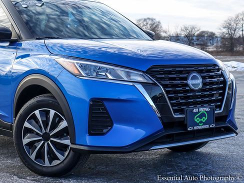 Used 2023 Nissan Kicks S image 2