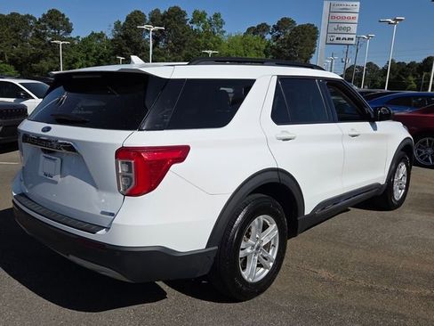 Used 2020 Ford Explorer XLT w/ Equipment Group 202A AWD/4WD image 13